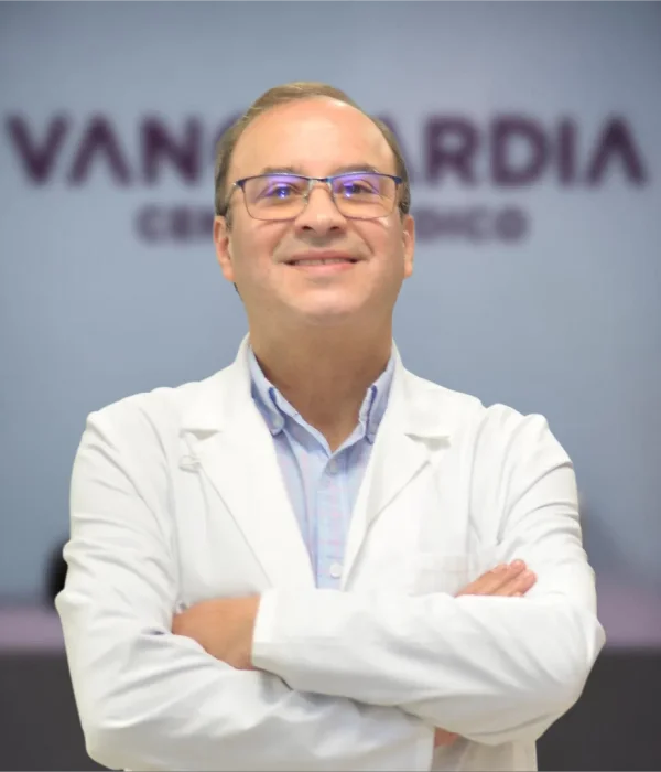 Dr. Javier Flores Requena